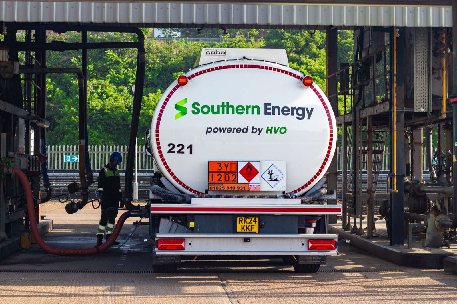 Commercial fuel delivery at a business premises